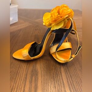 Chic Yellow Floral Heels